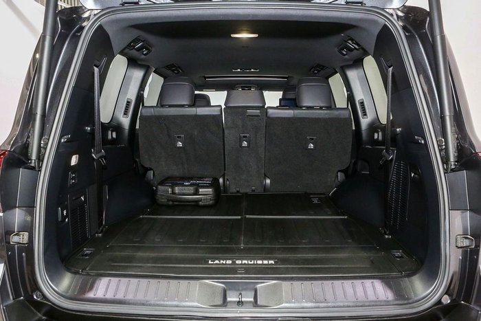 2025 Toyota Landcruiser Sahara