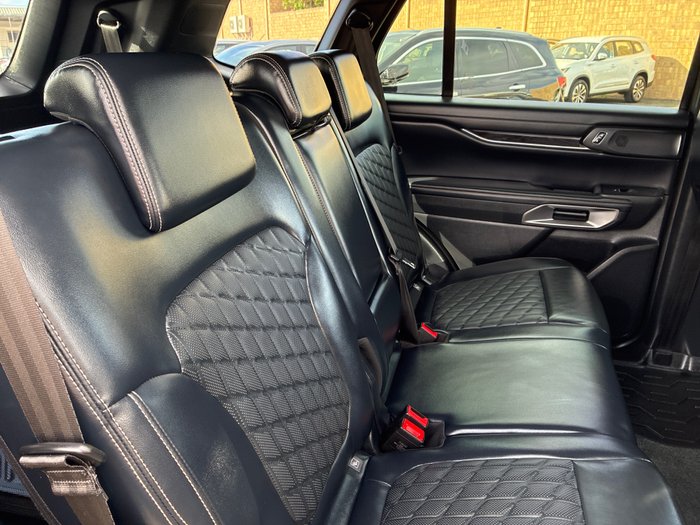 2023 Ford Everest Platinum