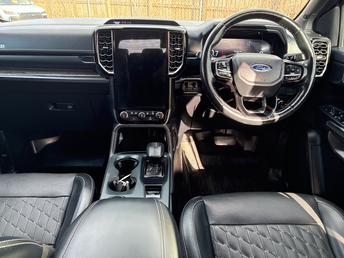 2023 Ford Everest Platinum