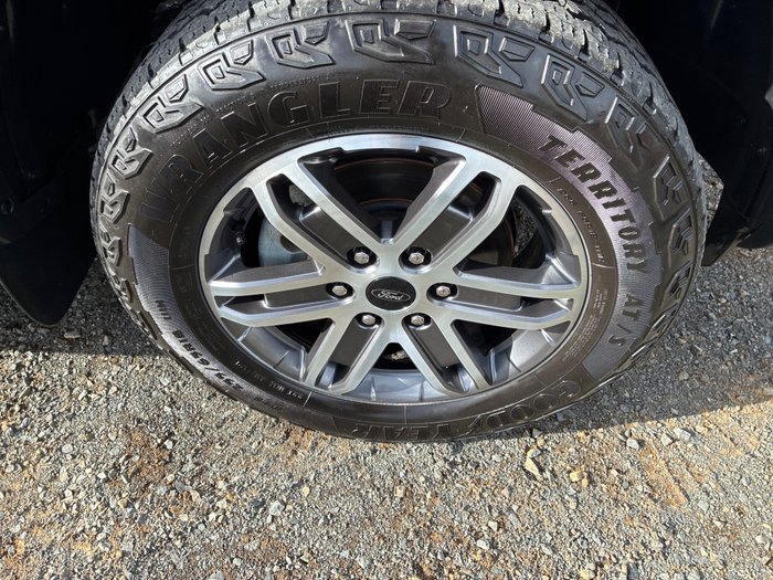 2023 Ford Everest Platinum