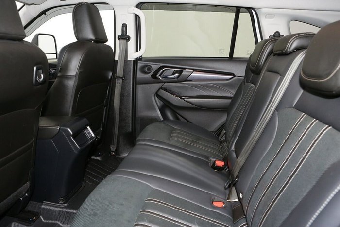 2023 Isuzu MU-X LS-T