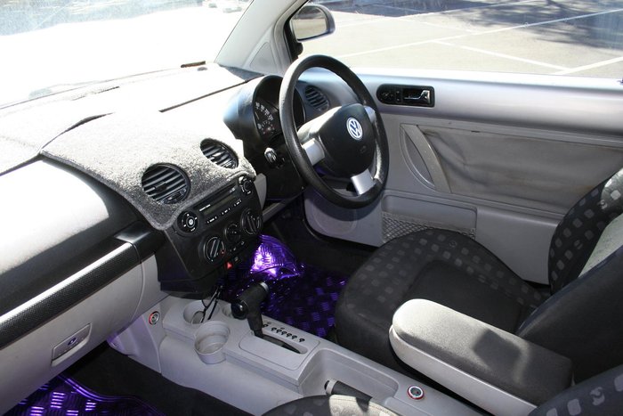 2000 Volkswagen Beetle 9C Silver Arrow