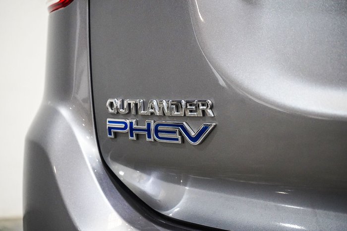 2017 Mitsubishi Outlander PHEV Exceed