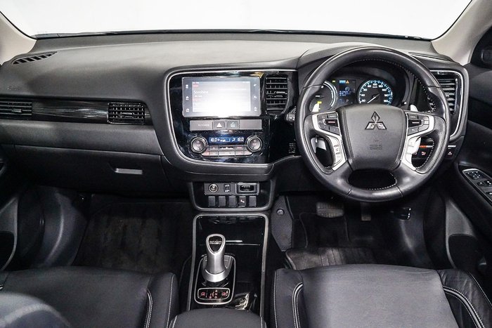 2017 Mitsubishi Outlander PHEV Exceed