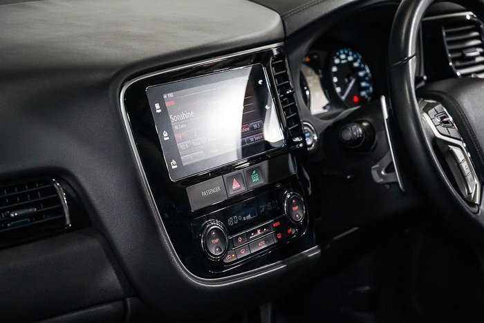 2017 Mitsubishi Outlander PHEV Exceed