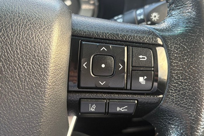 2021 Toyota Hilux SR