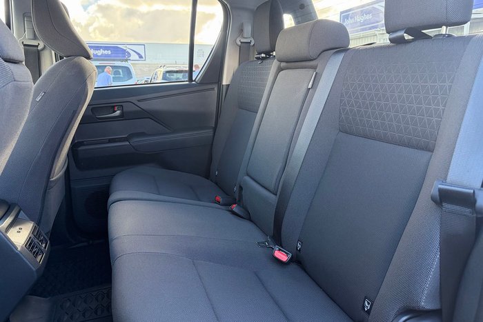 2026 Toyota Hilux SR5 48V