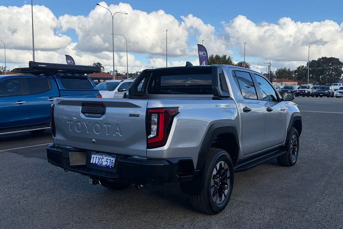 2026 Toyota Hilux SR5 48V