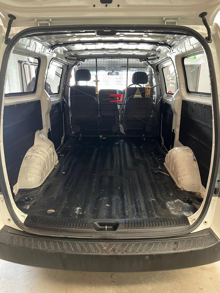 2013 Hyundai iLoad TQ2-V MY13 Creamy White