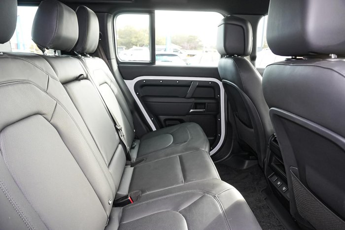 2025 Land Rover Defender 110 D350 X-Dynamic SE