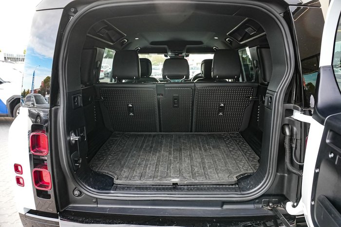 2025 Land Rover Defender 110 D350 X-Dynamic SE