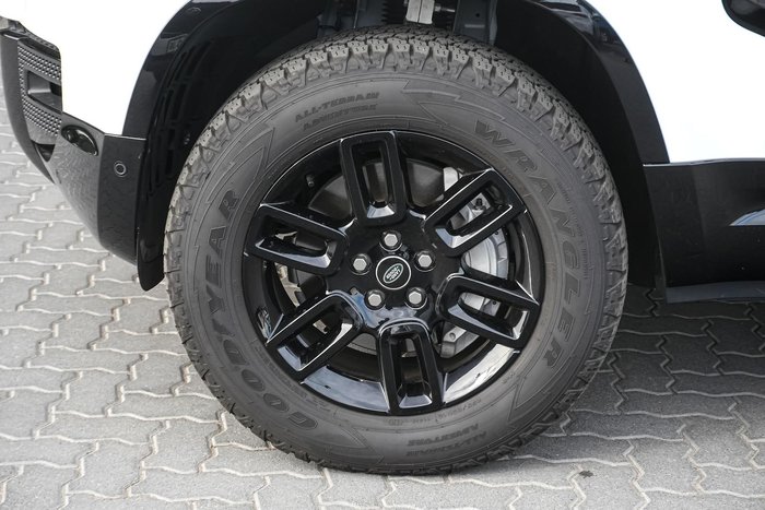 2025 Land Rover Defender 110 D350 X-Dynamic SE