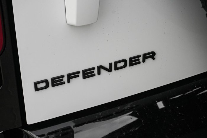2025 Land Rover Defender 110 D350 X-Dynamic SE