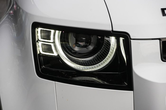 2025 Land Rover Defender 110 D350 X-Dynamic SE
