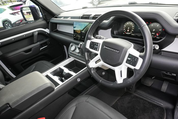 2025 Land Rover Defender 110 D350 X-Dynamic SE