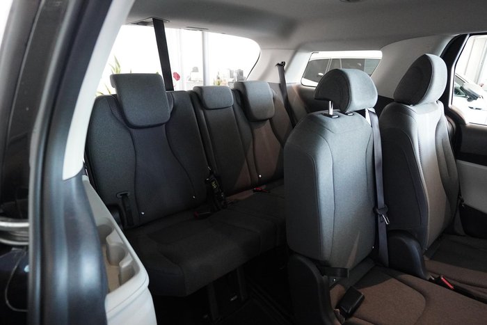 2024 Kia Carnival S