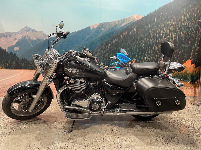 Triumph Thunderbird Commander Thunderbird