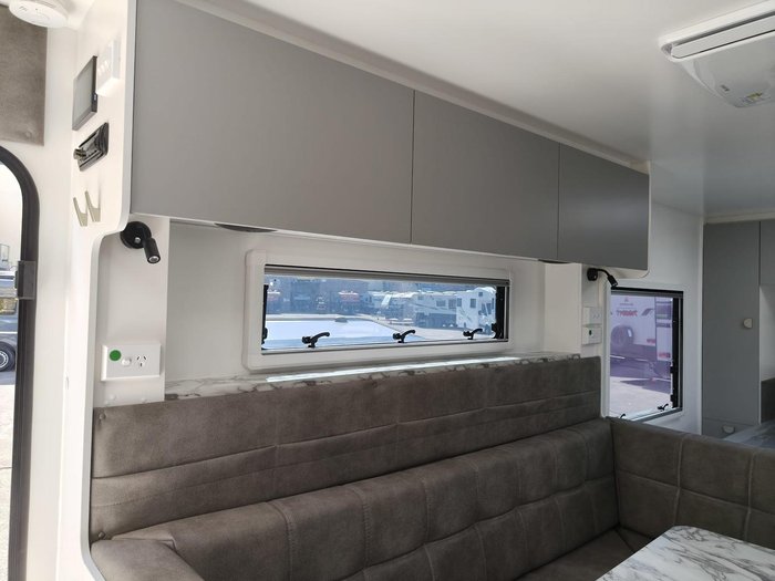 2026 Traveller Destination Track Dst20e