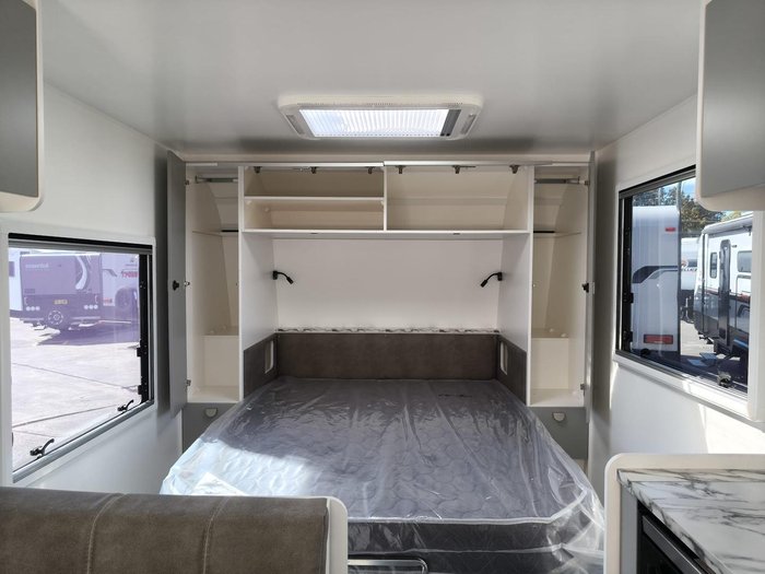 2026 Traveller Destination Track Dst20e
