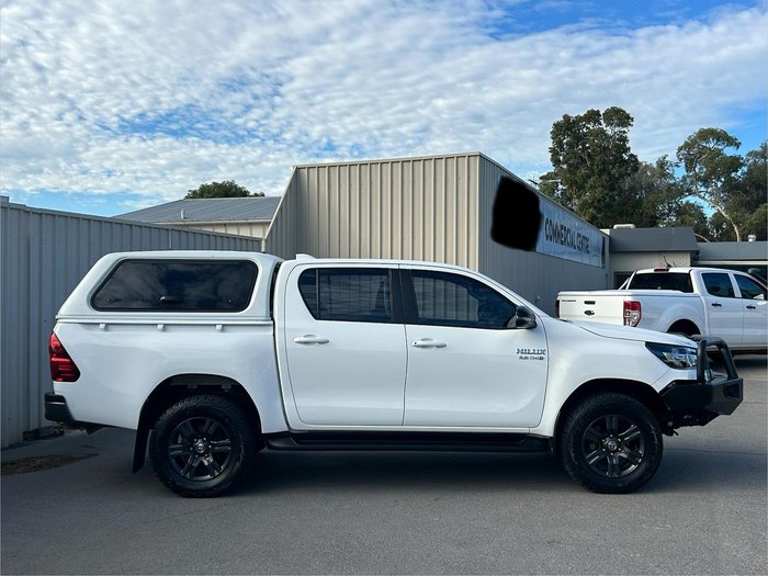 2022 Toyota Hilux SR