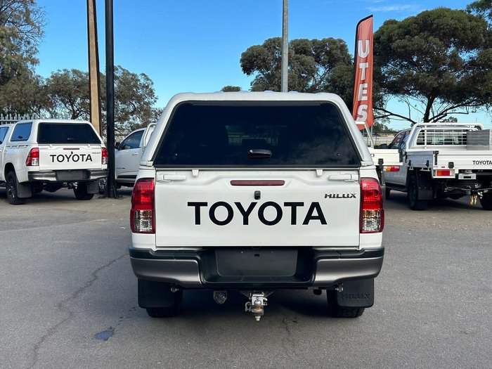 2022 Toyota Hilux SR