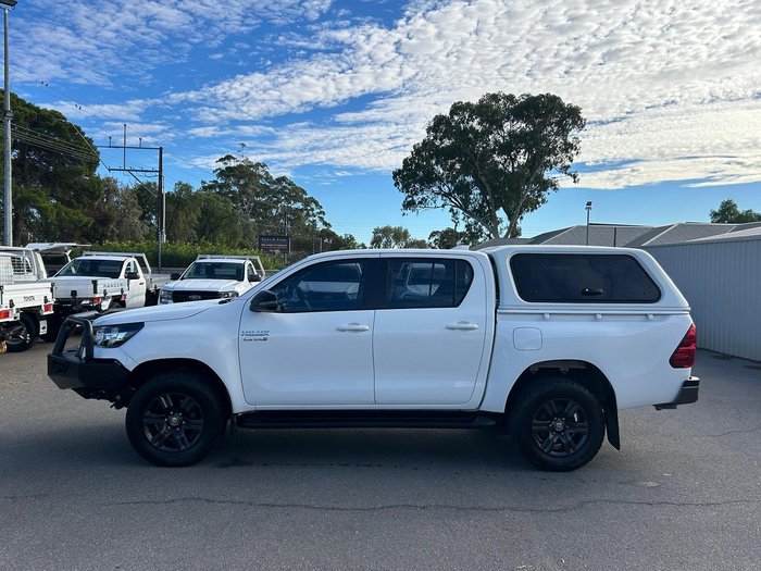2022 Toyota Hilux SR