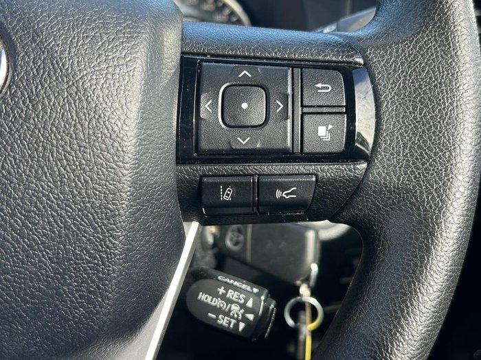 2022 Toyota Hilux SR