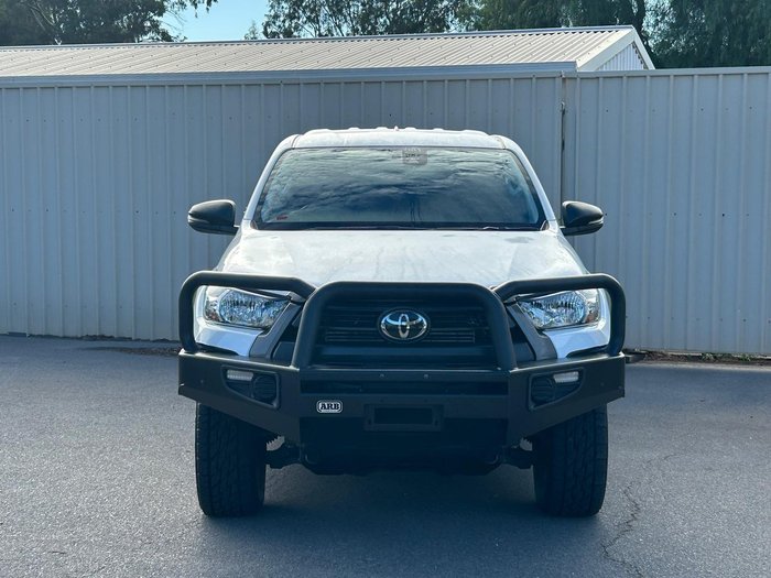 2022 Toyota Hilux SR