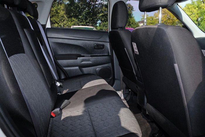 2023 Mitsubishi ASX ES