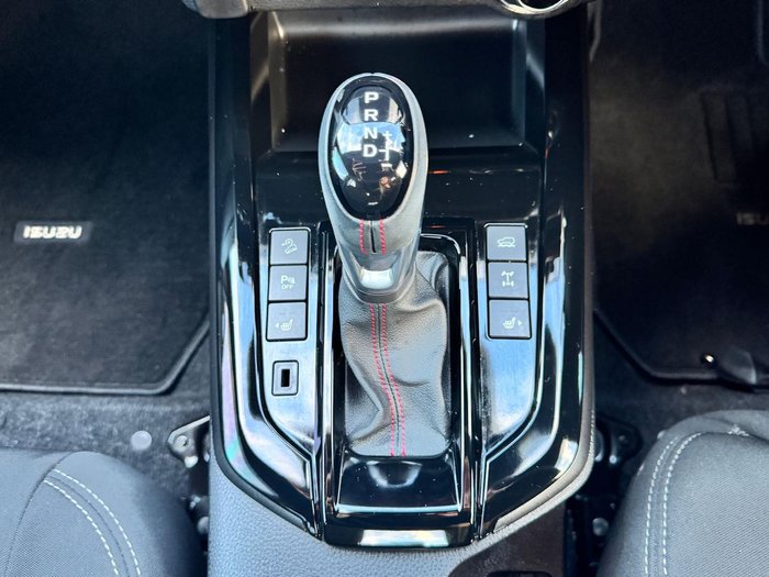 2025 Isuzu D-MAX X-TERRAIN
