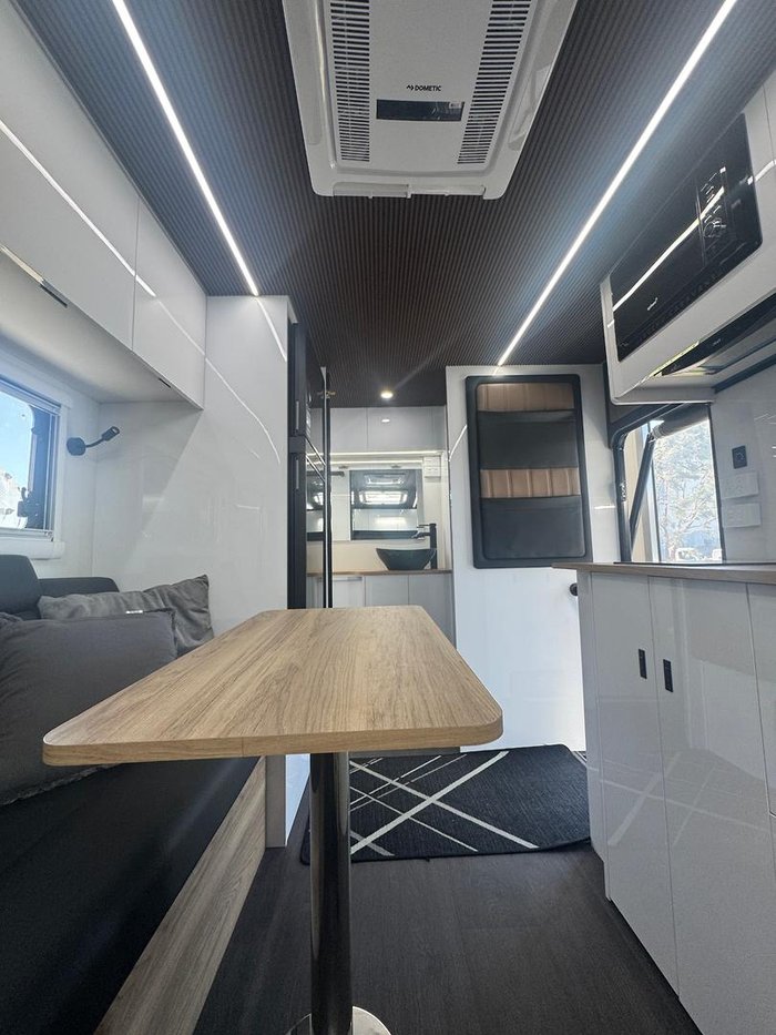 2025 Legend Trackline Hybrid Off Road 16' Was 114 990 Now $102 990