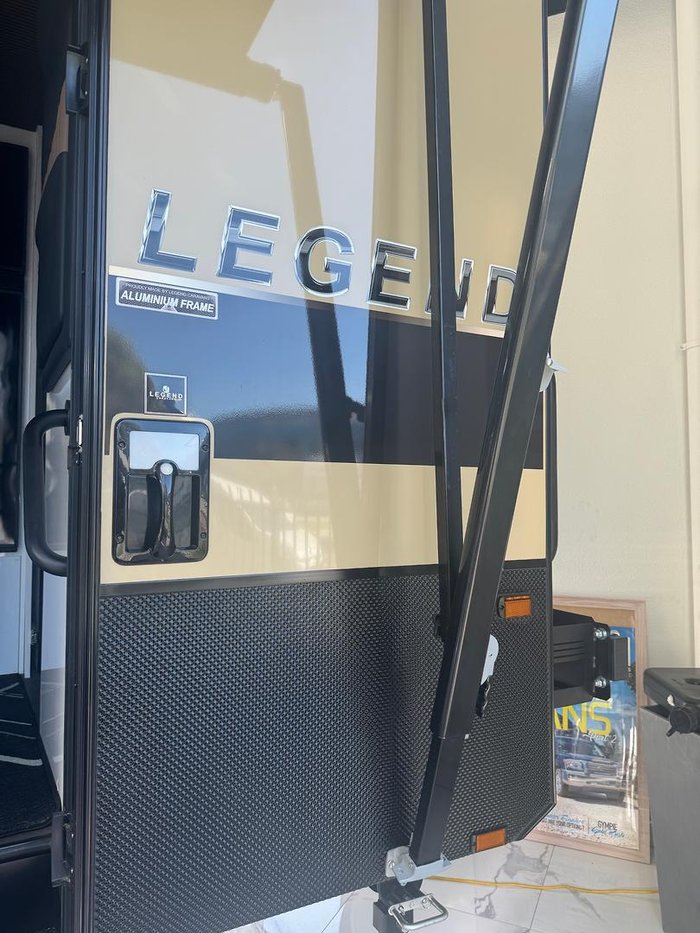2025 Legend Trackline Hybrid Off Road 16'