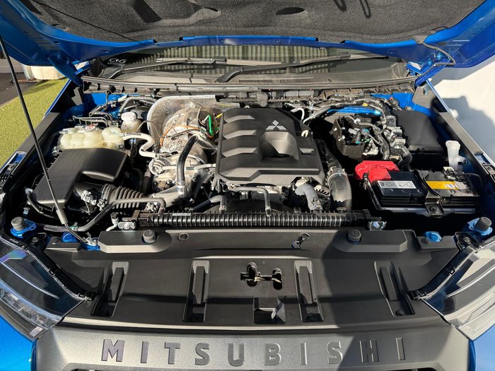 2025 Mitsubishi Triton GLX-R