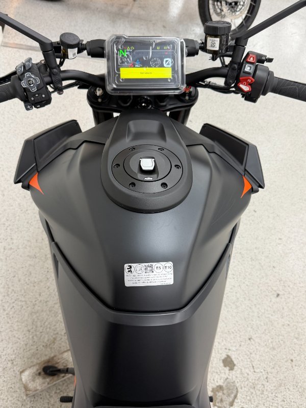 2026 Ktm 1390 SUPER DUKE R Black
