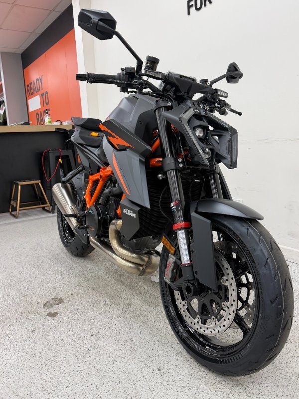2026 Ktm 1390 SUPER DUKE R Black