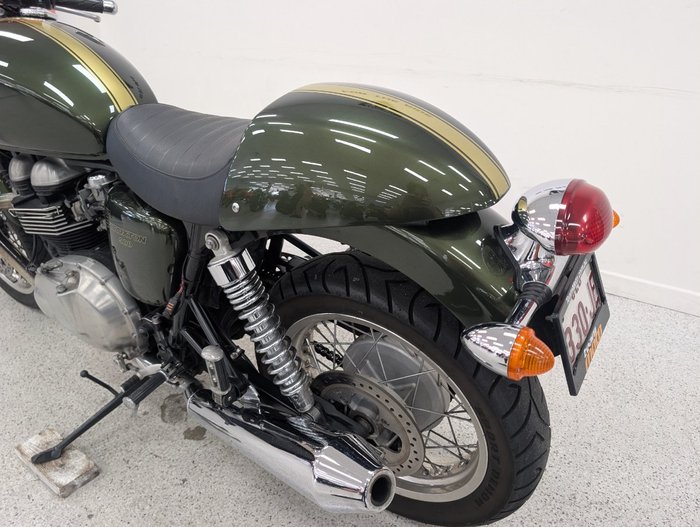 Triumph 2013 TRIUMPH 865CC THRUXTON A1 Green