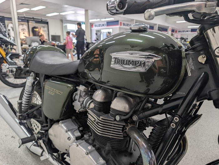 Triumph 2013 TRIUMPH 865CC THRUXTON A1 Green