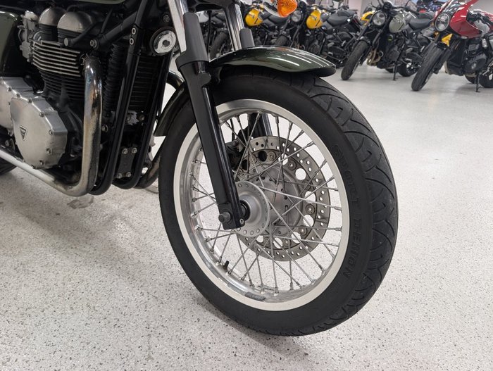 Triumph 2013 TRIUMPH 865CC THRUXTON A1 Green