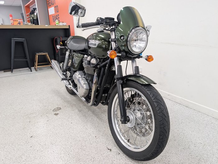 Triumph 2013 TRIUMPH 865CC THRUXTON A1 Green