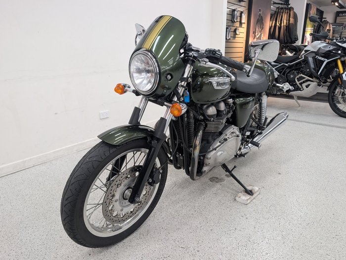 Triumph 2013 TRIUMPH 865CC THRUXTON A1 Green
