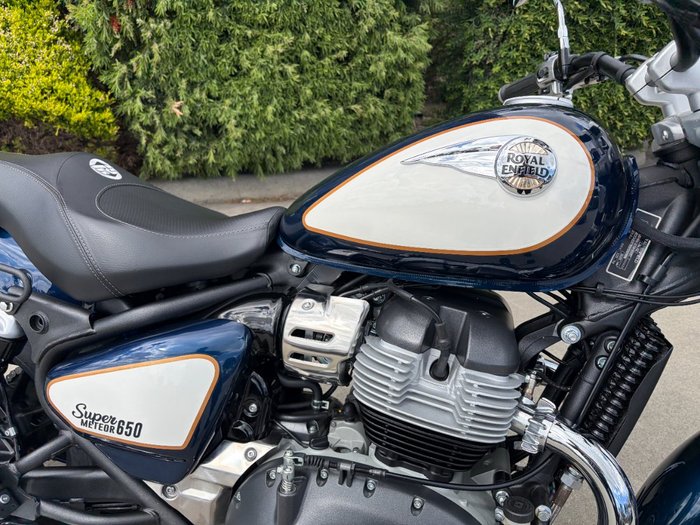 2026 Royal Enfield SUPER METEOR 650 CELESTIAL BLUE