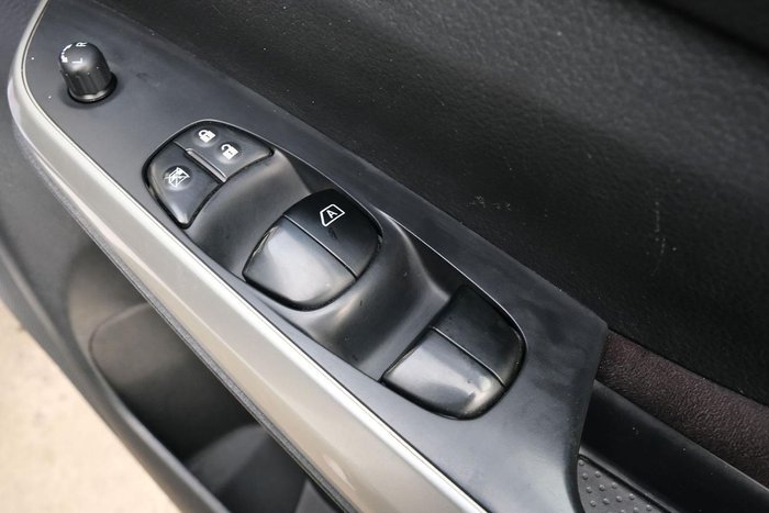 2019 Nissan Navara RX