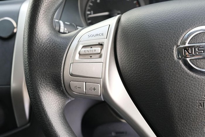 2019 Nissan Navara RX