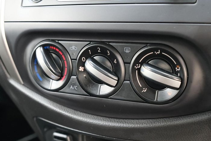 2019 Nissan Navara RX