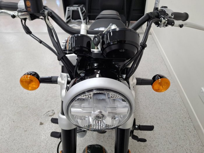 2026 Royal Enfield SUPER METEOR 650 Green