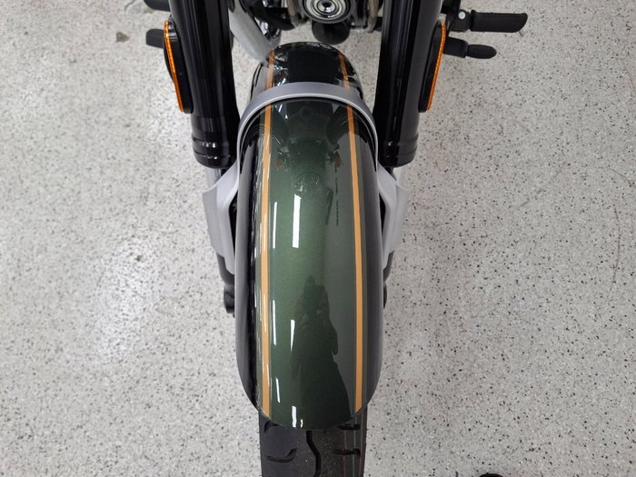 2026 Royal Enfield SUPER METEOR 650 Green