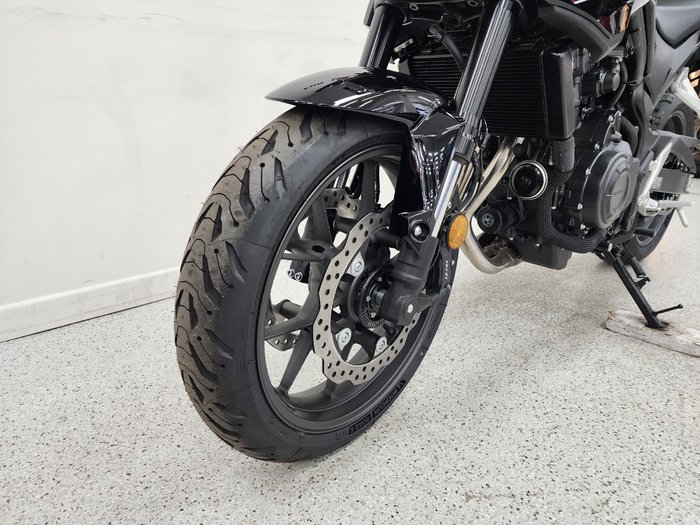 2024 Honda CB500 HORNET Red
