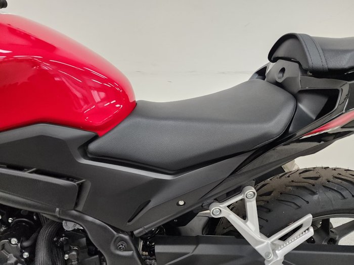 2024 Honda CB500 HORNET Red