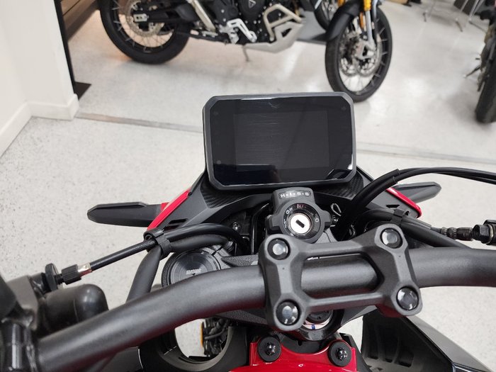 2024 Honda CB500 HORNET Red