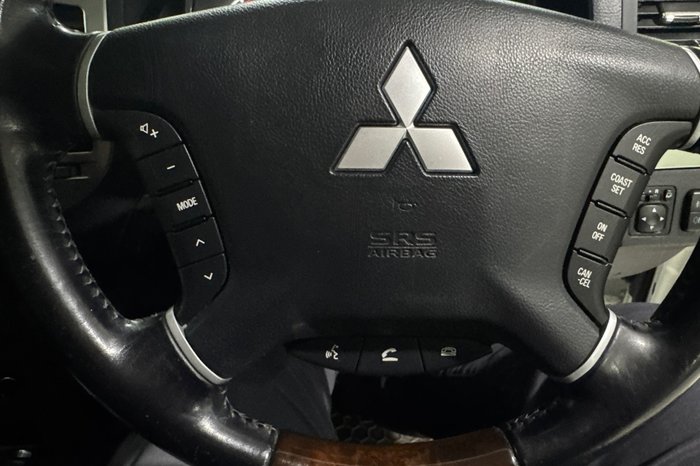 2016 Mitsubishi Pajero Exceed